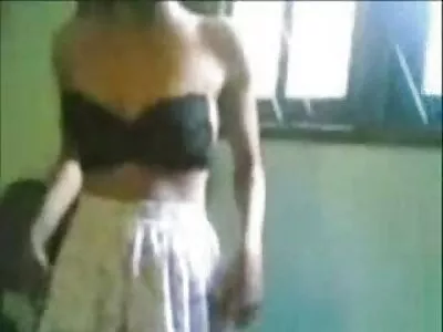 سه غذای آبدار روی یک خروس عظیم الجثه قرار می سکس معلم و شاگرد گیرند