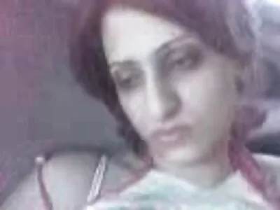 استورمی دنیلز لب ها و بیدمشک را دور خروس چاق می پیچد فیلم سکسی خانم معلم
