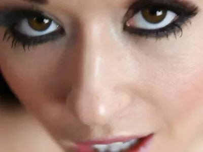 ادی اندروز با گربه ای جذاب به گربه کچل خود داستان لز با معلم ضربه زد