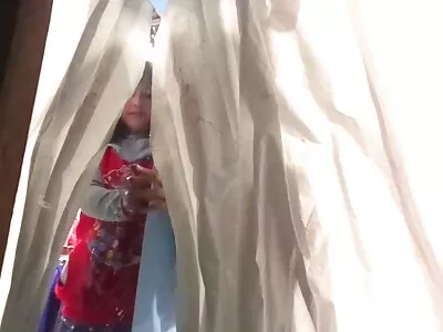 ویکتوریا ری بلک بی بی سی را به باد می دهد و در استخر فریب عکس سکسی معلم می خورد